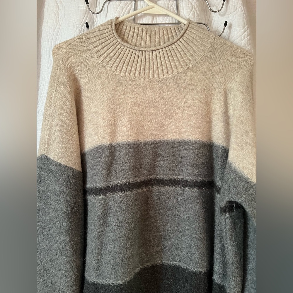 Universal Thread Color-block Sweater - Picture 5 of 6